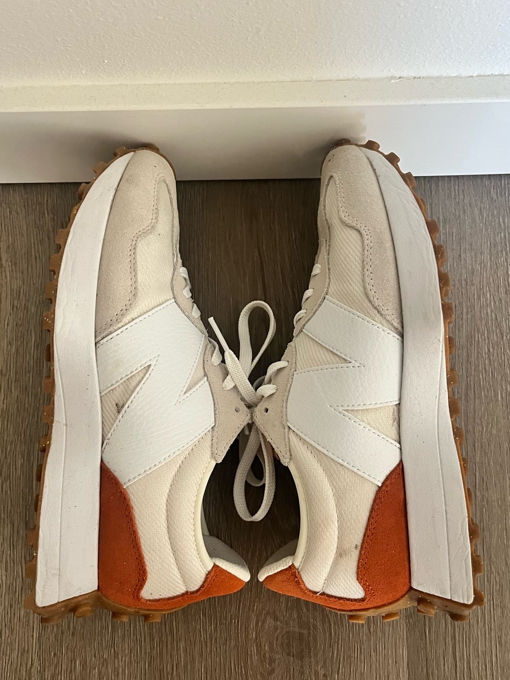 New Balance 327 Sea Salt and Rust Sneaker Size 8 - Picture 4 of 6